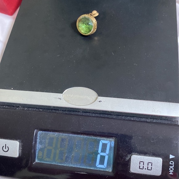 🖤Vtg💕GIVENCHY green stone clip earrings - Picture 11 of 17